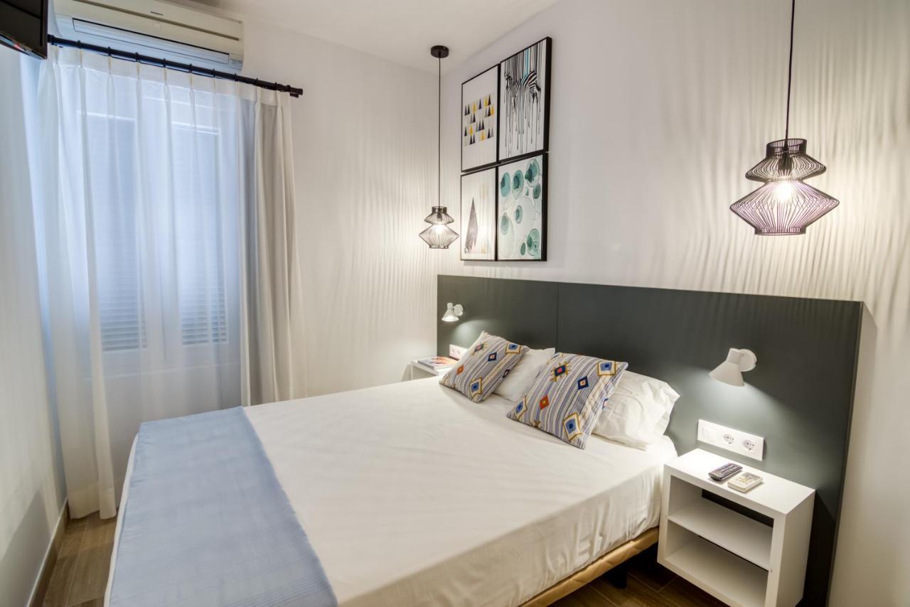 Hostal La Isla Mahón Exteriör bild