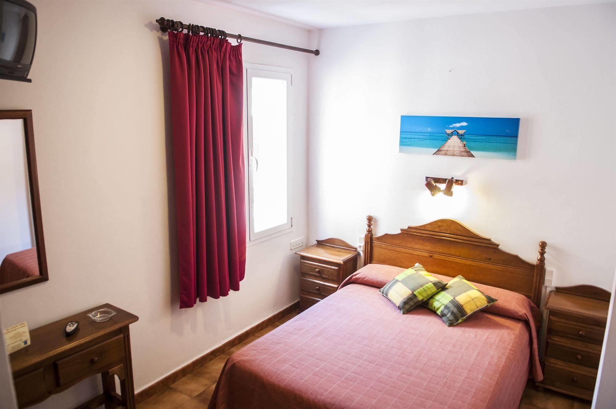Hostal La Isla Mahón Exteriör bild
