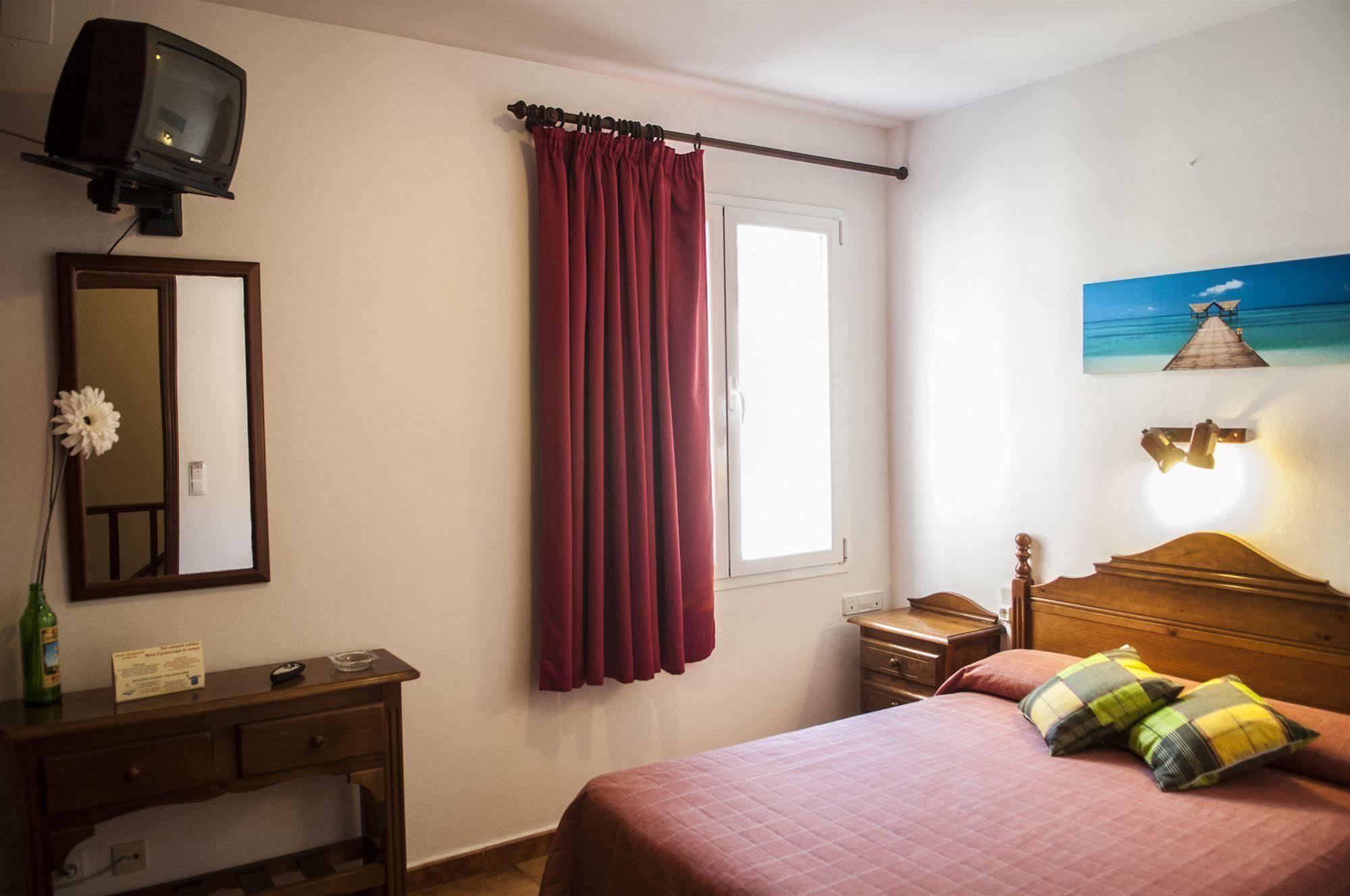 Hostal La Isla Mahón Exteriör bild