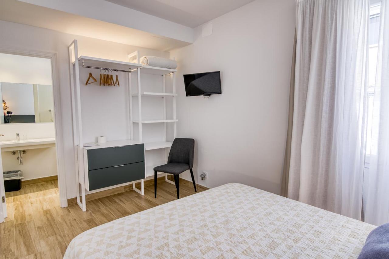 Hostal La Isla Mahón Exteriör bild